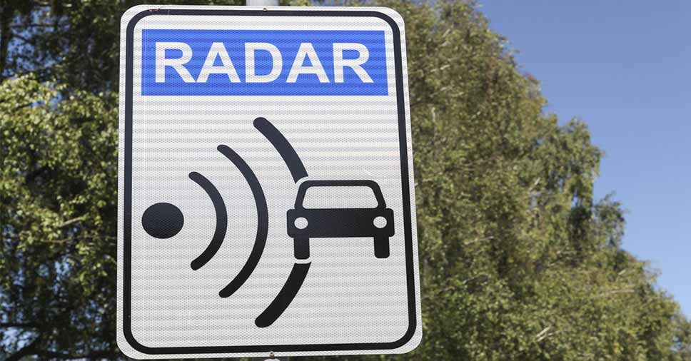 Como o radar de trânsito ajuda pedestres?